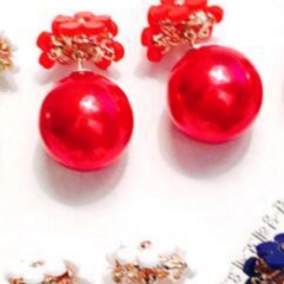 Sale daisy flower mother of pearl earring - Picture 3 of 3